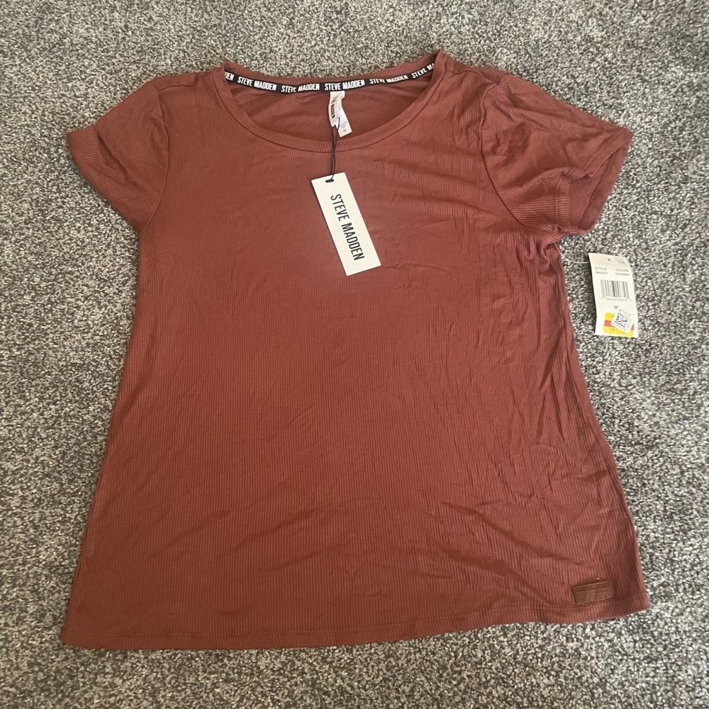 NWT Steve Madden ribbed tee-medium